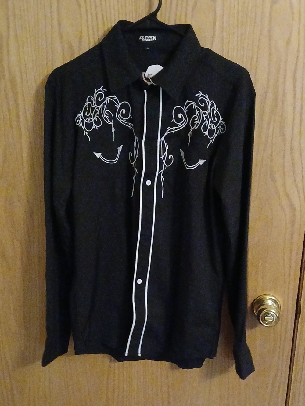 Men American Western Cowboy Embroidered Shirt (Size M)